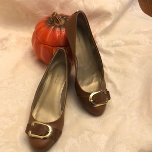 Bandolino Tan Wedges